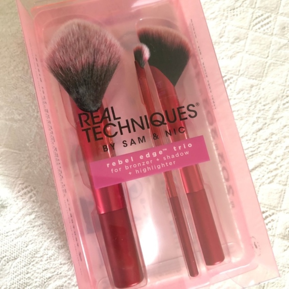 Real Techniques Contour Face Eyes Makeup Brush Set - Picture 2 of 3